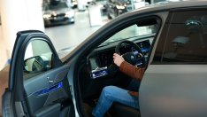 BMW очаква премиум моделите да стимулират продажбите на електромобили през 2024 г.