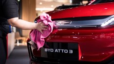 Търговска война около електромобилите с Китай може да навреди най-вече на производителите