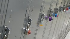 Училищата вече могат да кандидатстват за съфинансиране за купуване на шкафчета