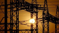 ИПИ: Една година либерализираме пазара на ток, две го делиберализираме