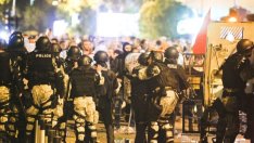 Протестиращи нахлуха в сградата на македонския парламент