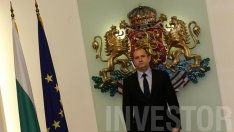 Радев поиска бариери срещу действия против независимостта на България