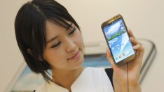 Потребителите на смартфони са вече над 1 млрд.