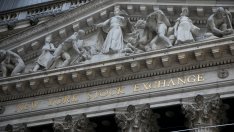 Подемът на S&P 500 до рекордно високи стойности се охлажда*