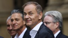 Оливер Блуме: Няма конфликт между електрификацията и екологичните горива