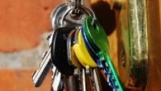 Дж. Алтъчър: По-скоро бих се застрелял, отколкото да притежавам жилище