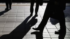 Близо половината от българите очакват материалното им положение да не се промени