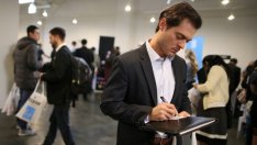 Заетостта в САЩ расте по-бързо от очакванията през ноември