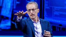 Той трябваше да спаси Intel. Вместо това изтри 150 млрд. долара от пазарната ѝ капитализация