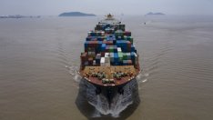 Китай увеличава покупките на стоки от САЩ, но остава далеч от договорената цел