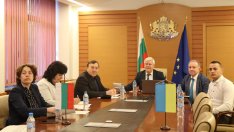 Вътев: Малките зърнопроизводители ще бъдат подкрепени, големите – да докажат загуби