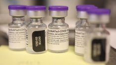 Pfizer и Moderna вдигнаха цените на ваксините срещу COVID за ЕС