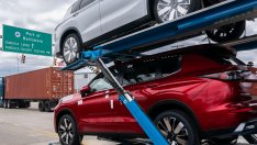 Дефицитът в търговията със стоки на САЩ неочаквано се разширява поради спада в износа