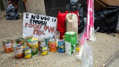 Правенето на бедните британци още по-бедни е фалшива икономика