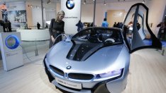 BMW запази годишната прогноза въпреки свиването на тримесечната печалба