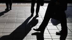 Галъп: Българите масово възприемат политическия елит като корумпиран