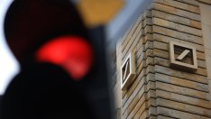 Deutsche Bank ще плати 75 млн. долара за уреждане на дело, свързано с Епстийн