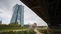 ЕЦБ може да удължи програмата си за покупка на облигации с още 12 месеца