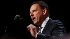 Милиардерът Питър Тийл залага на криптостартъпа Block.one