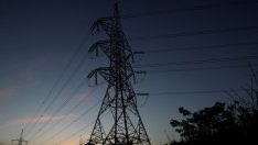 Инвестициите в енергетиката се свиват трета поредна година