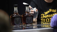 Pernod Ricard проучва придобиване на собственика на Jack Daniel's