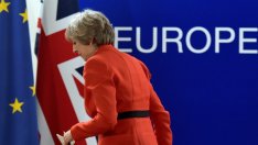 Парламентарен бунт заплашва Тереза Мей заради митническия съюз с ЕС 