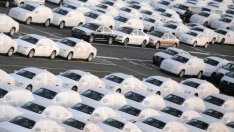 Европейците продължават да купуват по-малко нови коли