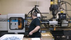 Седмичните молби за помощи при безработица в САЩ леко са се увеличили