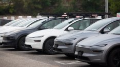 Автомобил на Tesla сам се закара от фабриката до дома на купувача си