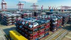Недостиг на кораби спира доставките на китайски автомобили към Европа