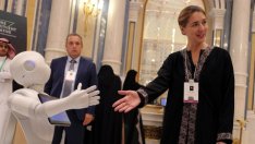 Новите роботи на LG влизат в хотелите, летищата и супермаркетите