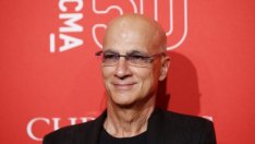 Лидерът на Apple Music напуска стрийминг услугата през август