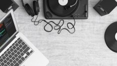 Графика на деня: Неспирният възход на музикалния стрийминг