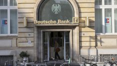 Deutsche Bank с първа загуба от четири години