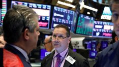 Wall Street започва с колебания на фона на срива на акциите на Twitter*