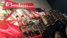 Забавянето на бизнеса в САЩ и Китай замрази ръста на печалбата на AB InBev