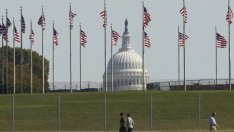 Ръстът на американската икономика е ревизиран нагоре