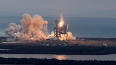 SpaceX се отказа от плановете си за обновление на ракетата "Фалкон-9"