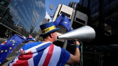 Английските гласоподаватели наказаха водещите партии за хаоса с Brexit