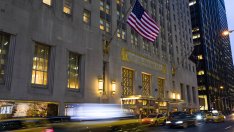 Китайските собственици на Waldorf Astoria в Ню Йорк планират да продадат емблематичния хотел