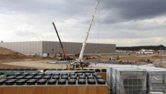 Германските власти разследват умишлен палеж срещу фабриката на Tesla