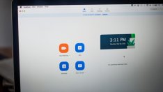 Ерата на домашния офис увеличи трикратно приходите на Zoom