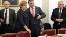 Менда Стоянова: Оттегляме бюджет 2017 г. след загубата на изборите