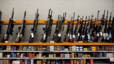 САЩ временно спират износа на цивилни огнестрелни оръжия и боеприпаси 