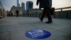 Борис Джонсън планира да премахне социалното дистанциране в Англия от 19 юли