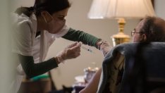 Защо ваксините срещу коронавируса вероятно ще продължат да работят