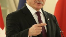 Давутоглу: Турция няма да e затвор под открито небе за бежанците