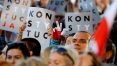 Жълт картон за Полша