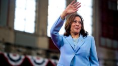 Камала Харис изглежда готова да смени Байдън в битката за Белия дом