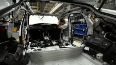 EY: Автопроизводителите работят на най-ниска печалба от десетилетие